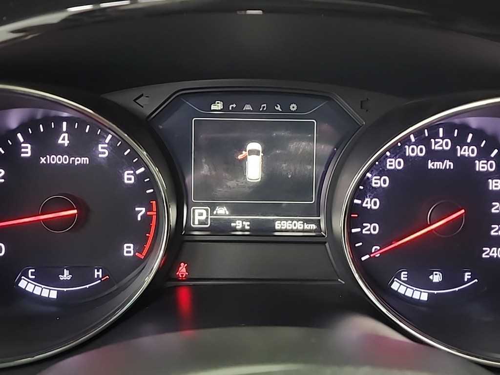 KIA Carnival - Vista 6