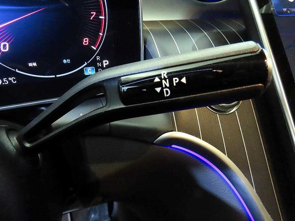 Mercedes Benz GLC Class - Vista 12