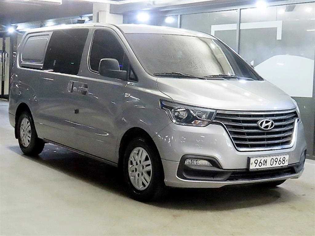 HYUNDAI Starex 2019 Plateado - Importación desde Corea - HF Imports Iquique - Foto 1