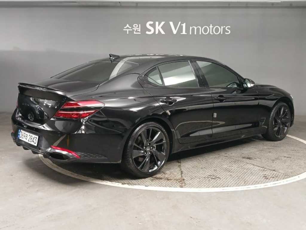 Genesis G70 - Vista 4