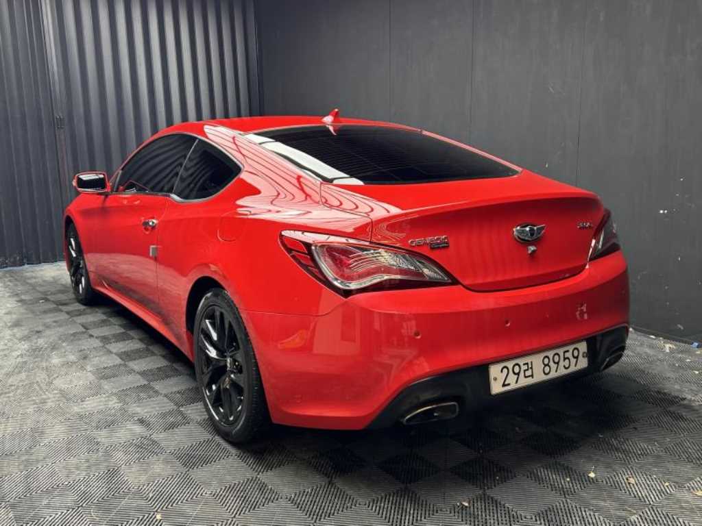 HYUNDAI Genesis - Vista 7