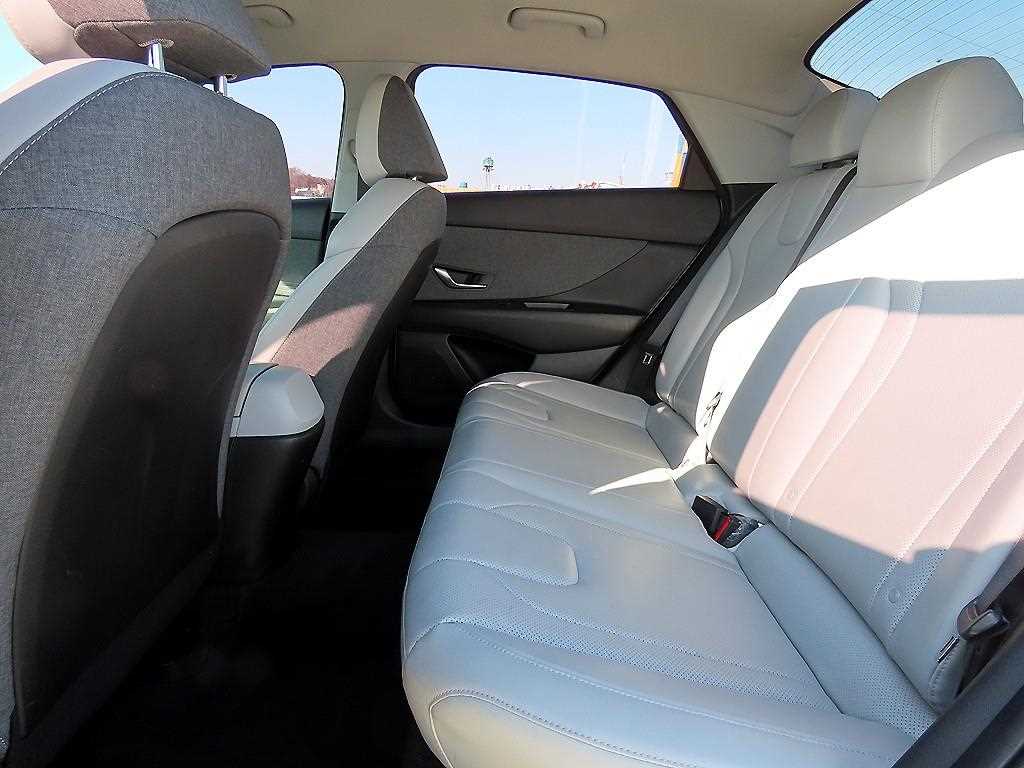 HYUNDAI Avante - Vista 6