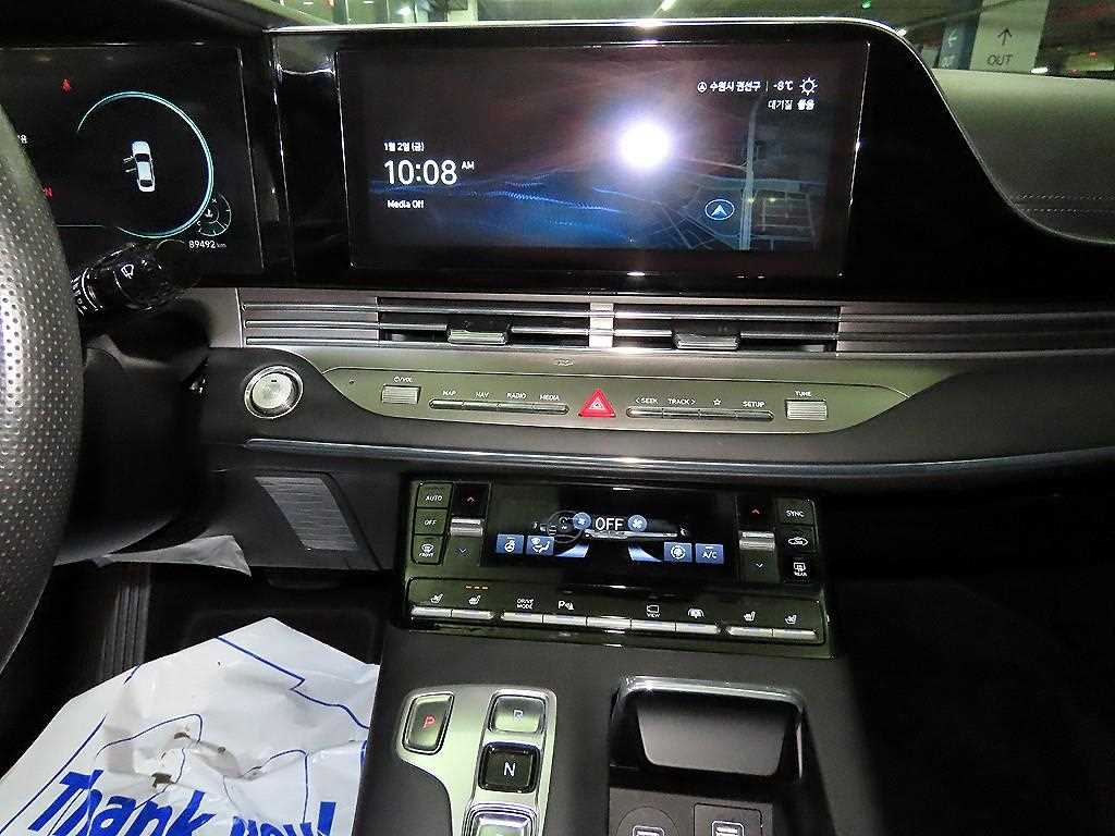 HYUNDAI Grandeur - Vista 11