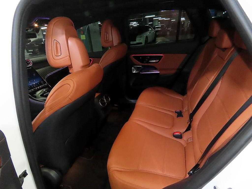 Mercedes Benz GLC Class - Vista 7