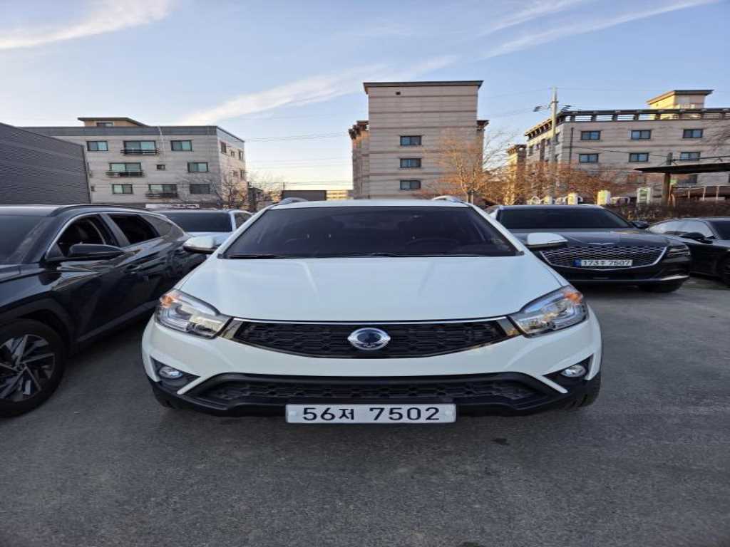 Ssangyong Korando 2015 Blanco - Importación desde Corea - HF Imports Iquique - Foto 1