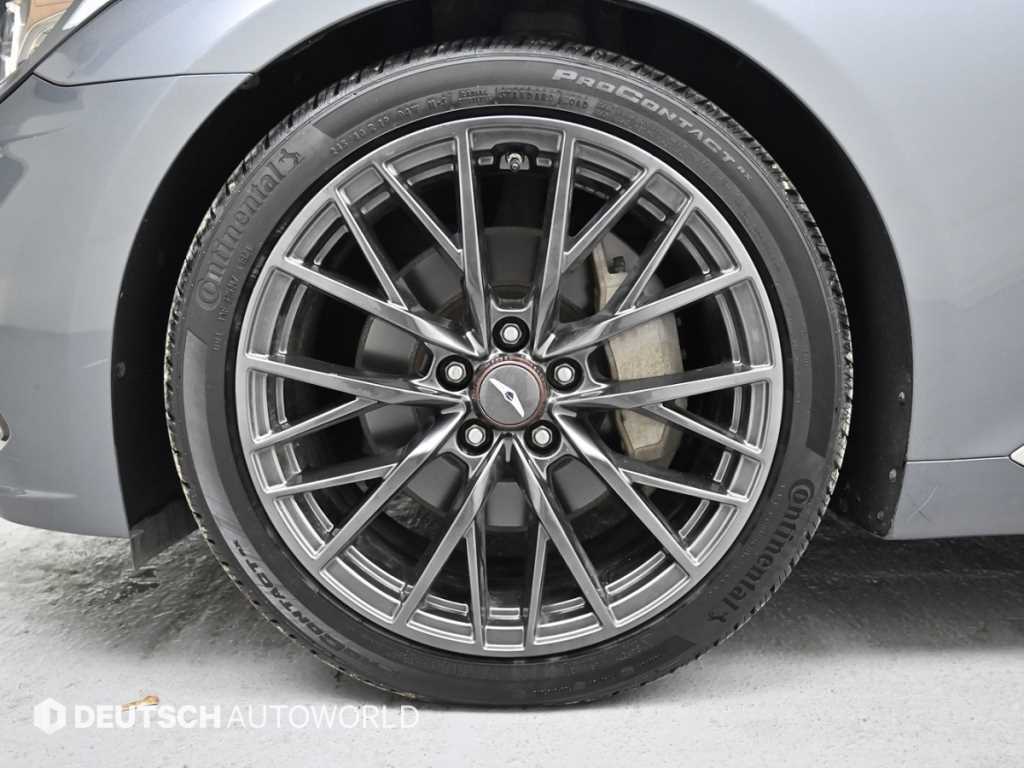 HYUNDAI Genesis - Vista 5