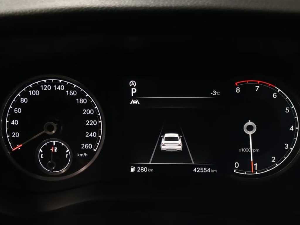 Genesis G70 - Vista 10