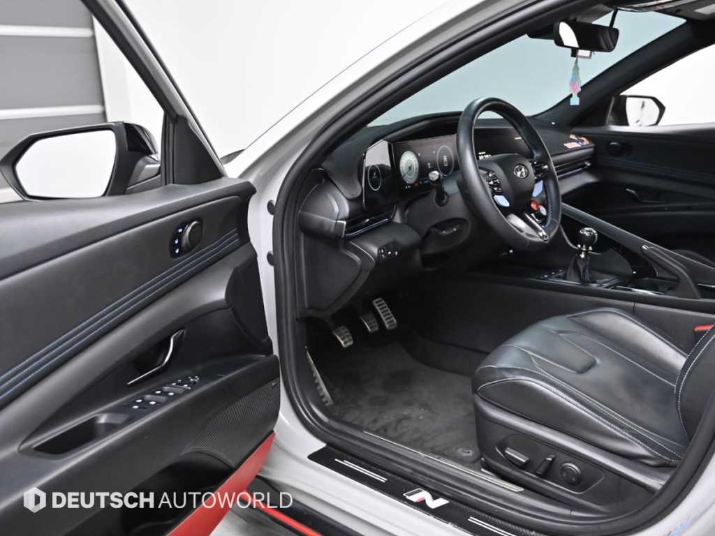 HYUNDAI Avante - Vista 11