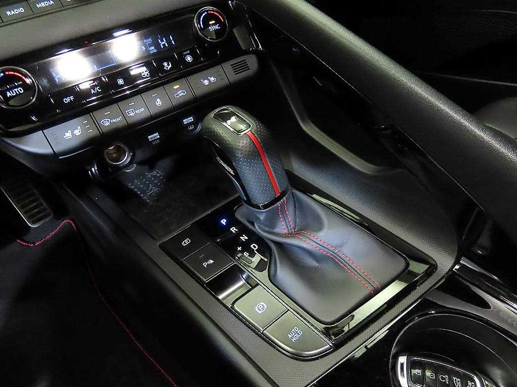 HYUNDAI Avante - Vista 12