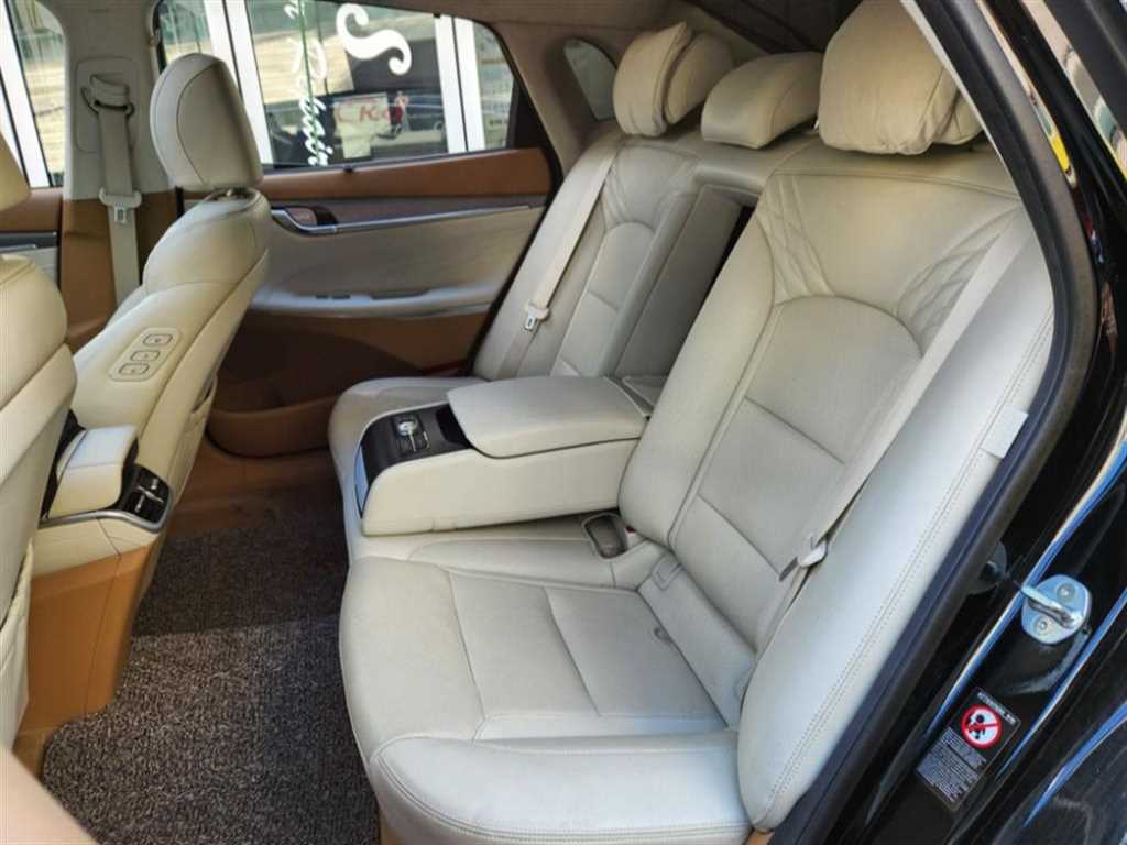 HYUNDAI Grandeur - Vista 11