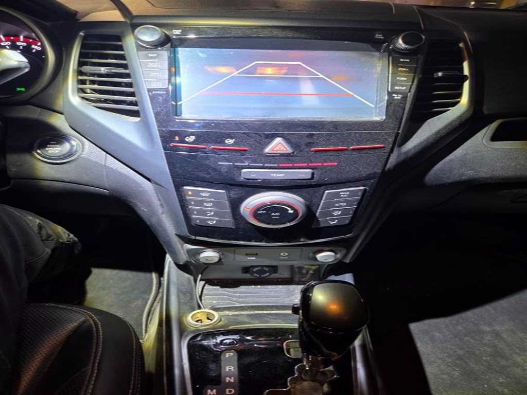 Ssangyong Tivoli - Vista 7