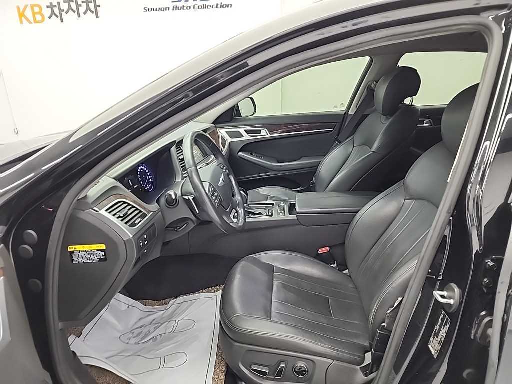 HYUNDAI Genesis - Vista 11