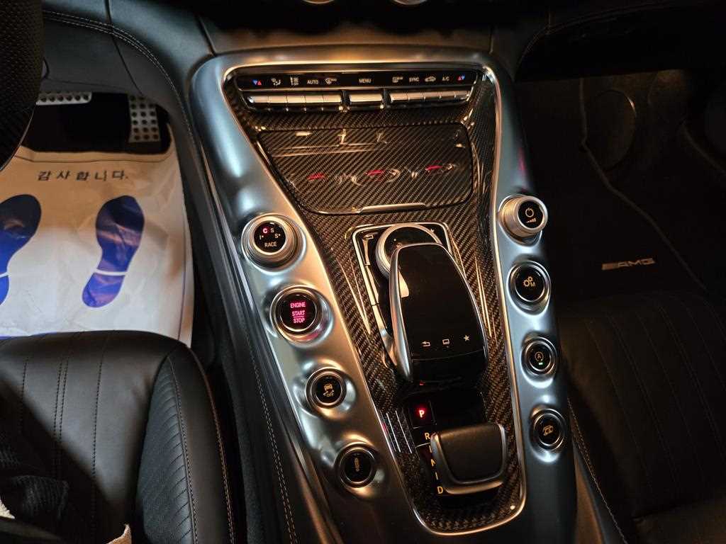 Mercedes Benz AMG GT - Vista 12