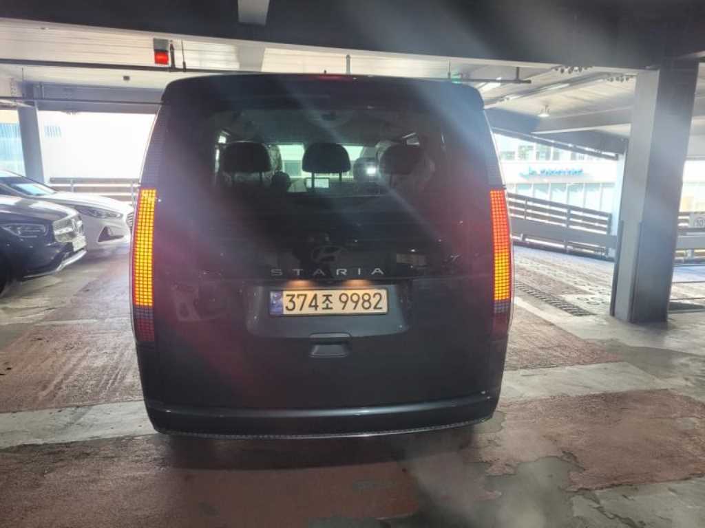 HYUNDAI Staria - Vista 2