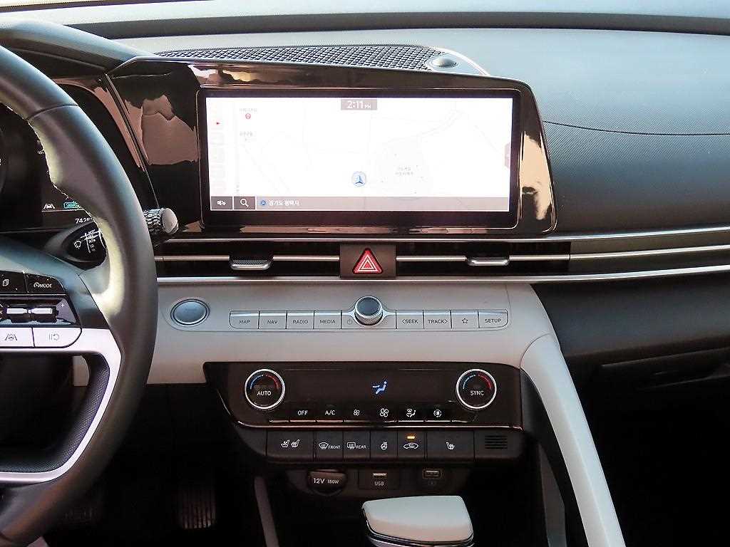 HYUNDAI Avante - Vista 10