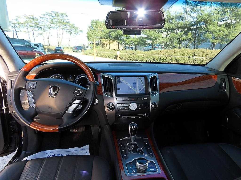 HYUNDAI Equus - Vista 7