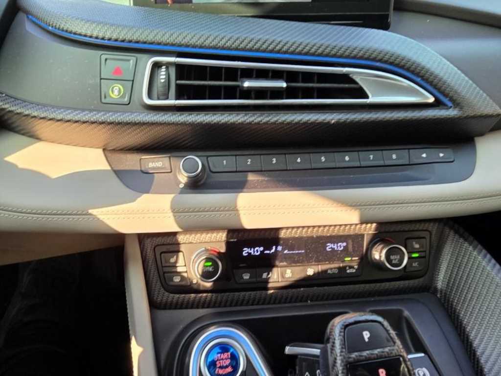 BMW i8 - Vista 11