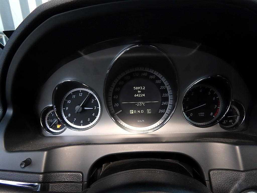 Mercedes Benz E class 2011 Negro - Importación desde Corea - HF Imports Iquique - Foto 13