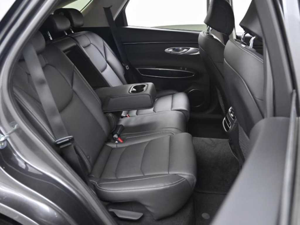 Genesis GV70 - Vista 10