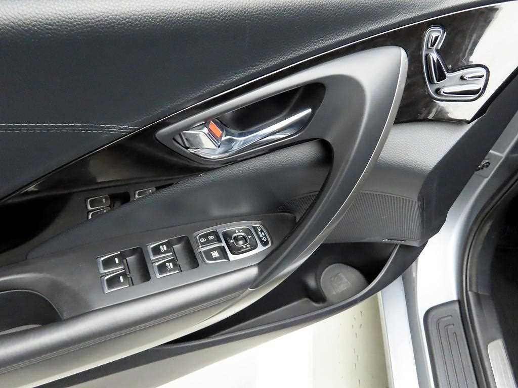 HYUNDAI Grandeur - Vista 11