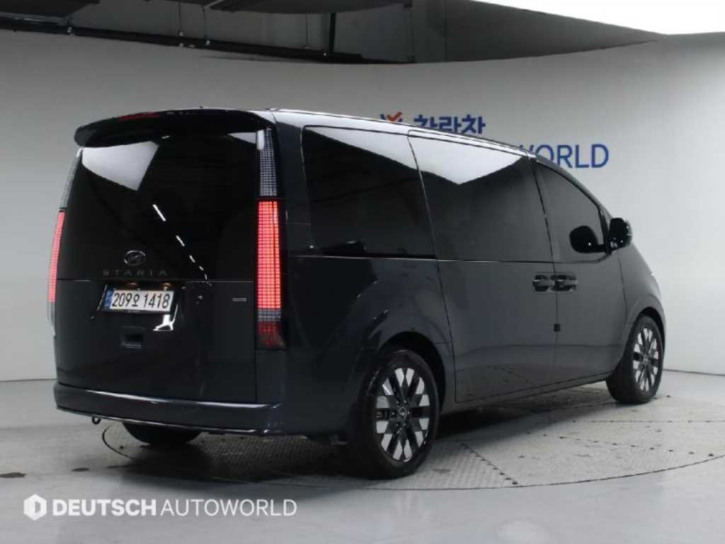 HYUNDAI Staria - Vista 2