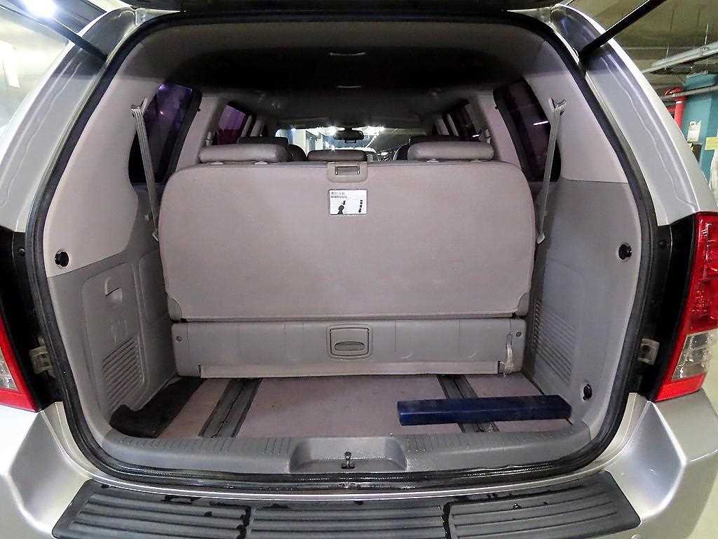 KIA Carnival 2012 Plateado - Importación desde Corea - HF Imports Iquique - Foto 17