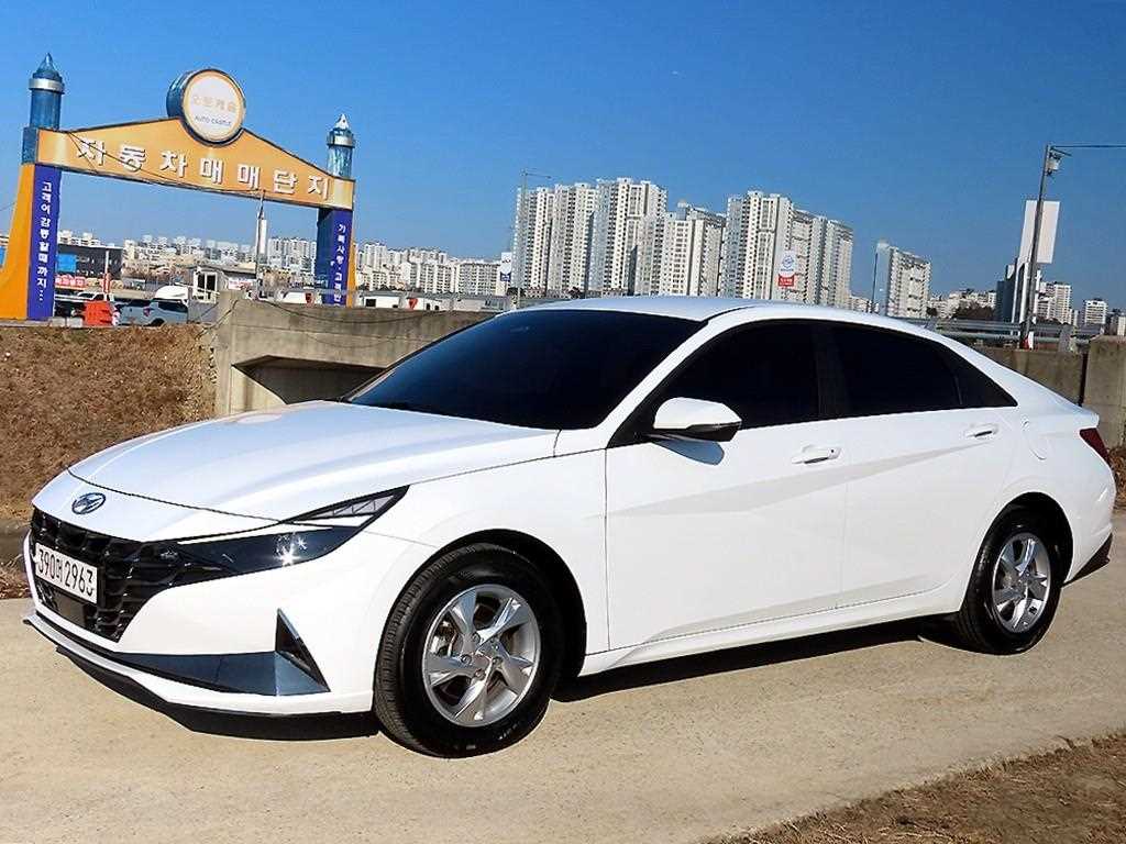 HYUNDAI Avante - Vista 2