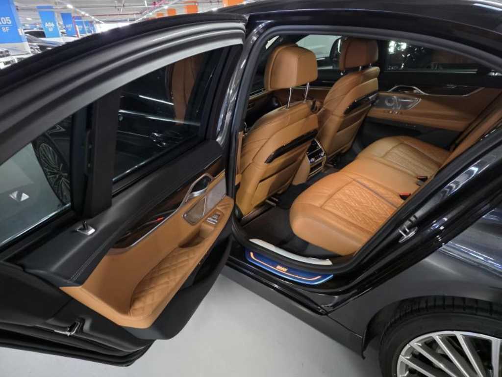 BMW 7 Series - Vista 11
