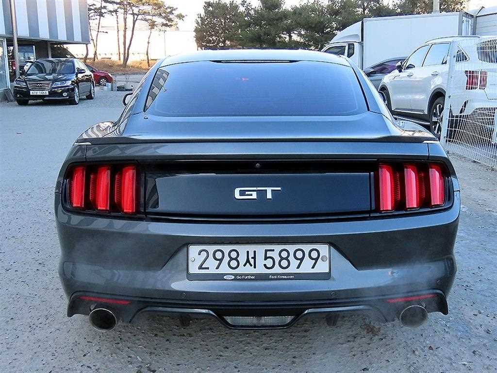 Ford Mustang - Vista 4