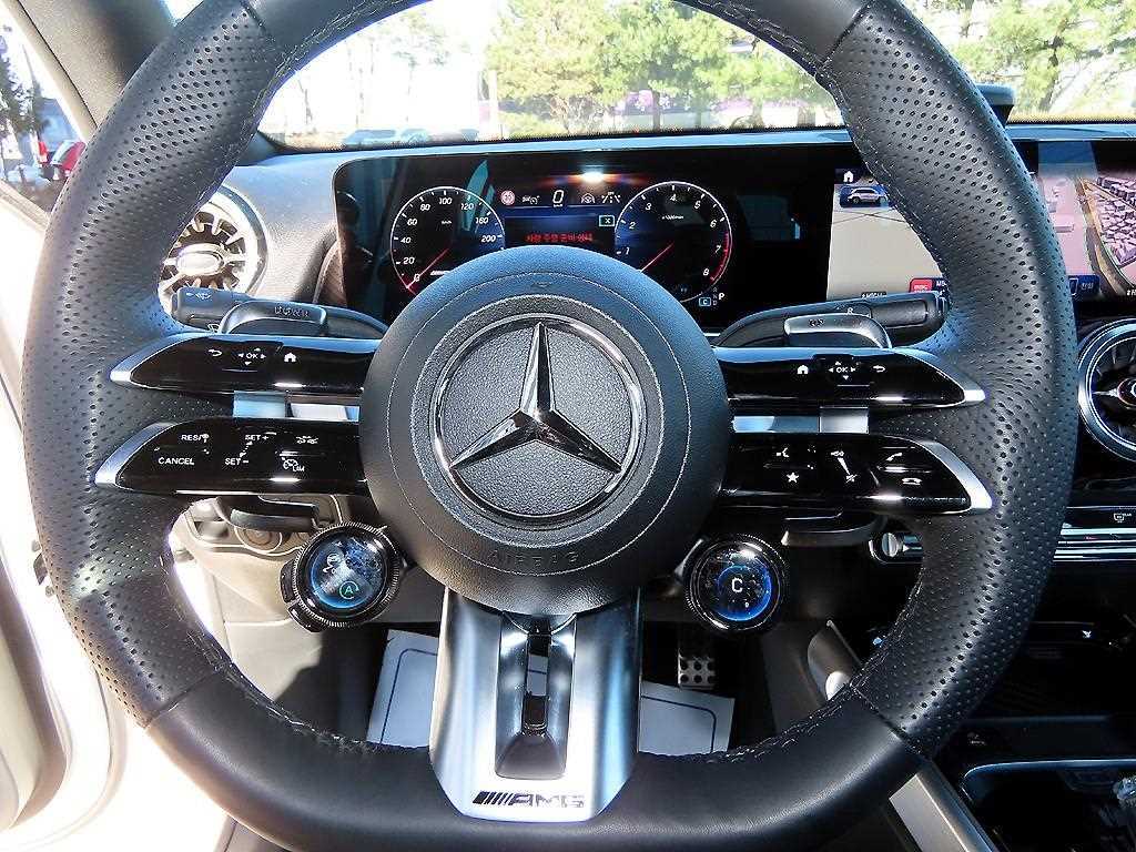 Mercedes Benz GLB Class - Vista 8