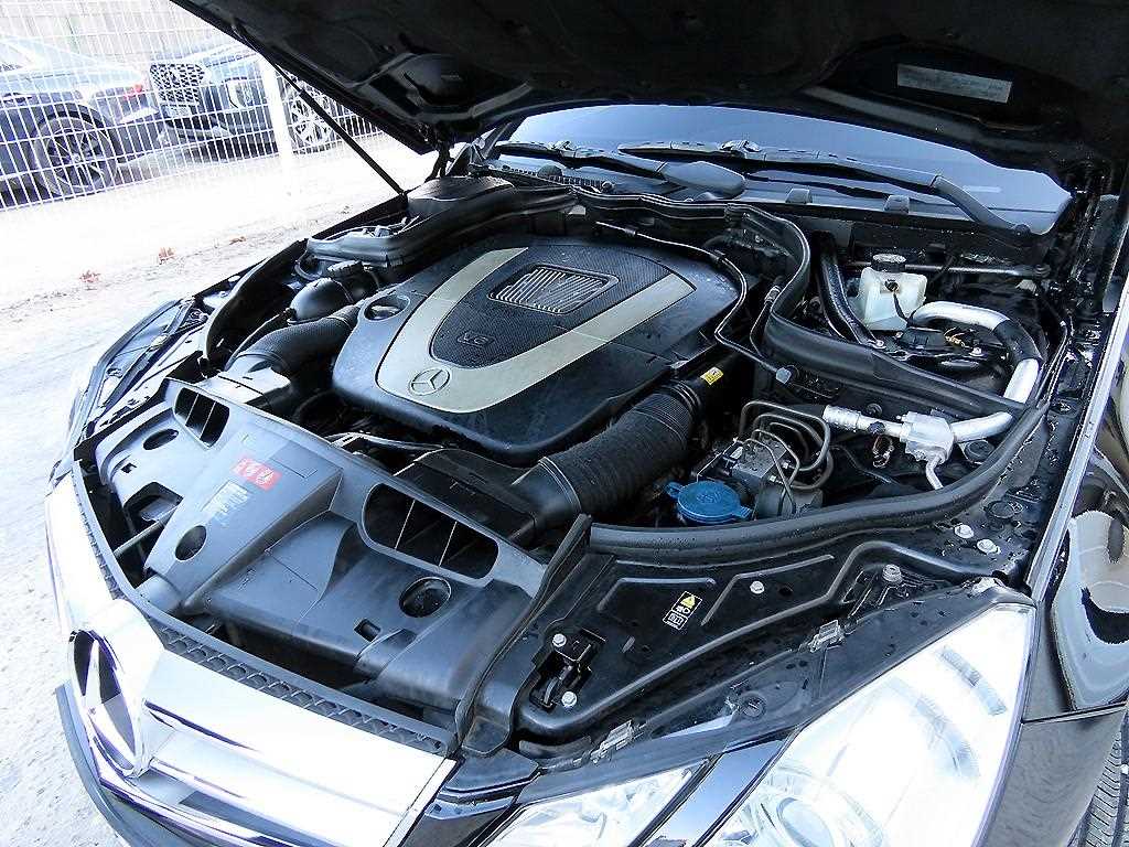 Mercedes Benz E class 2011 Negro - Importación desde Corea - HF Imports Iquique - Foto 19