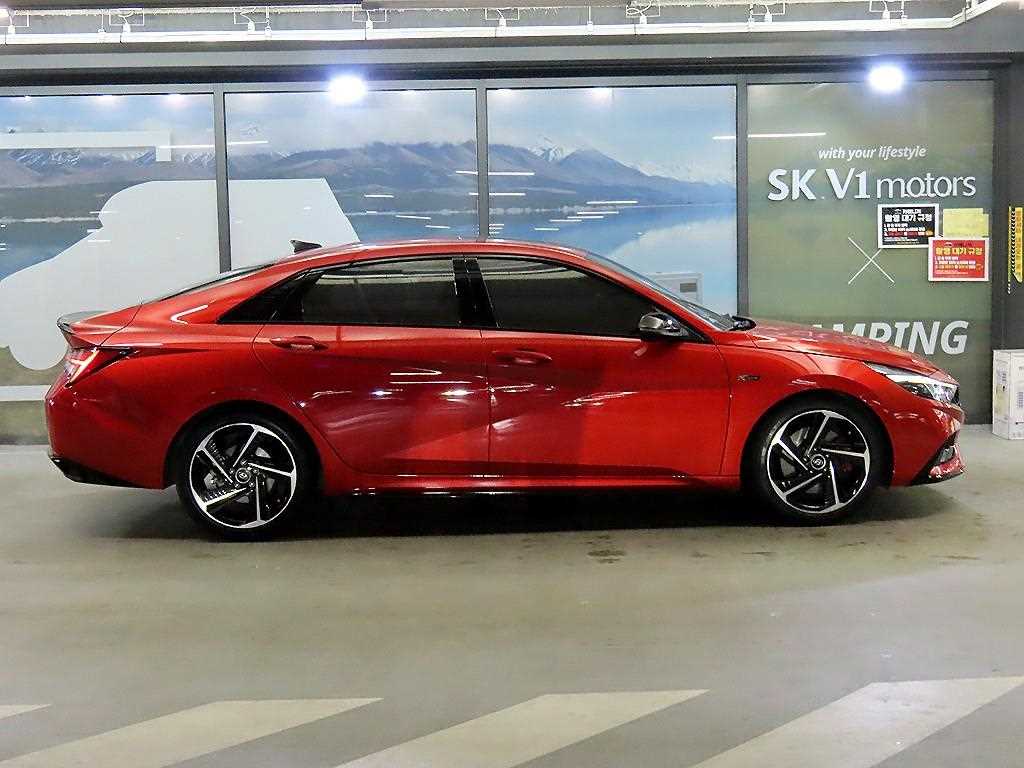 HYUNDAI Avante - Vista 3