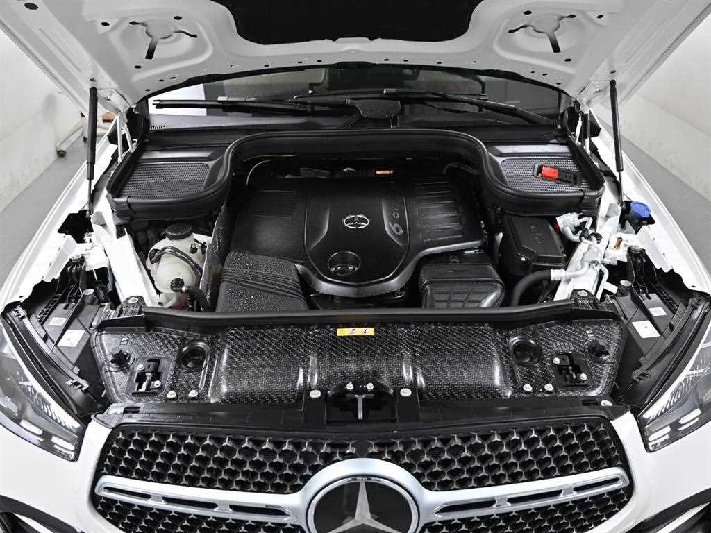 Mercedes Benz GLE Class - Vista 6