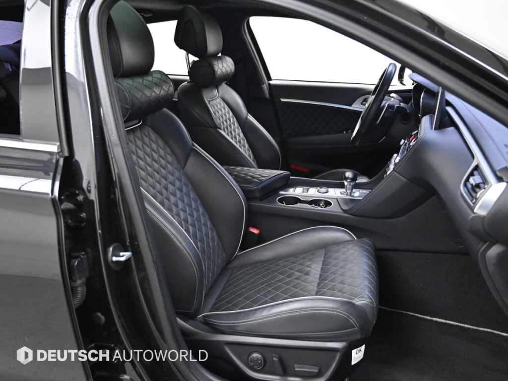 Genesis G70 - Vista 10