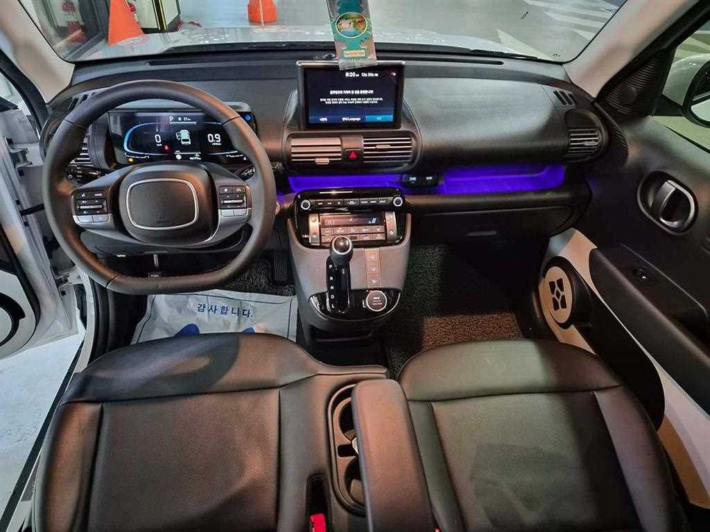 HYUNDAI Casper - Vista 8