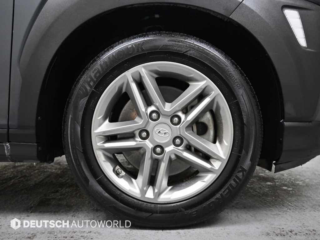 HYUNDAI Kona - Vista 5