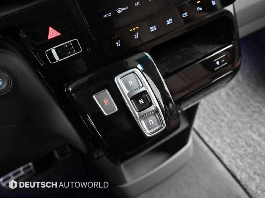 HYUNDAI Staria - Vista 9