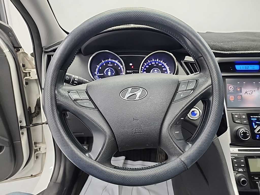 HYUNDAI Sonata - Vista 9