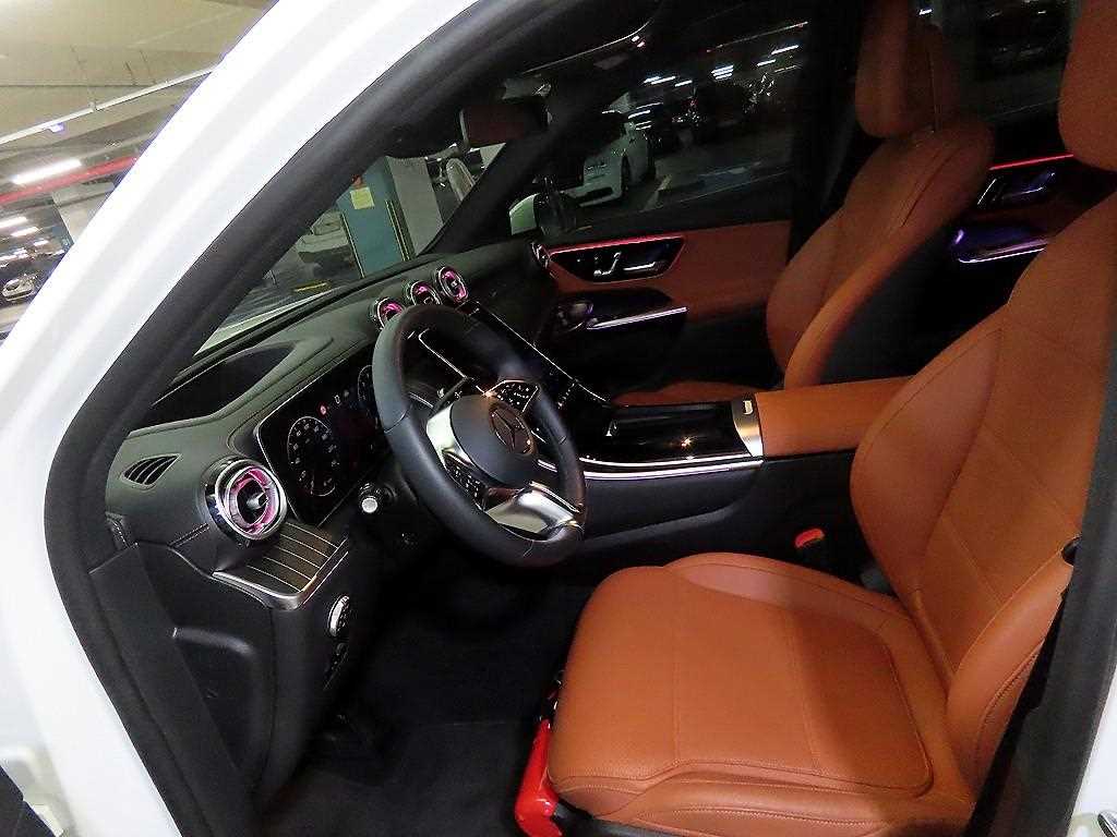 Mercedes Benz GLC Class - Vista 6