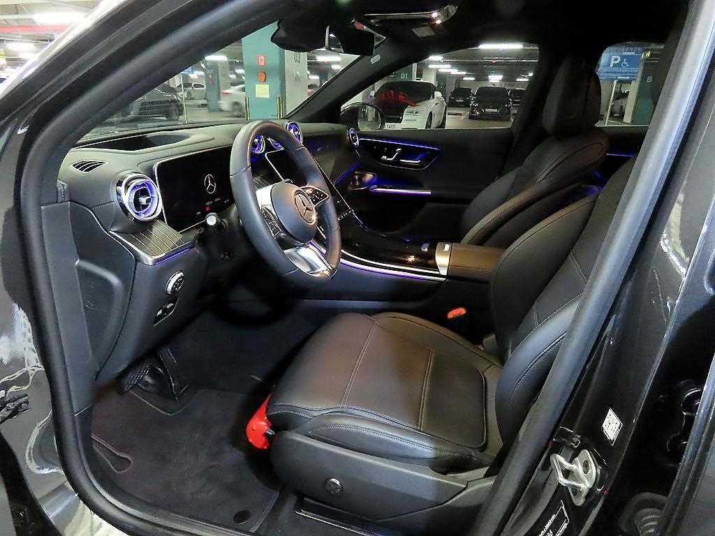 Mercedes Benz GLC Class - Vista 6