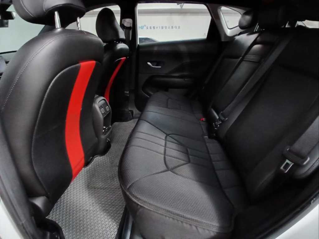 HYUNDAI Kona - Vista 8