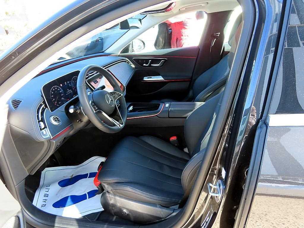 Mercedes Benz E class - Vista 5