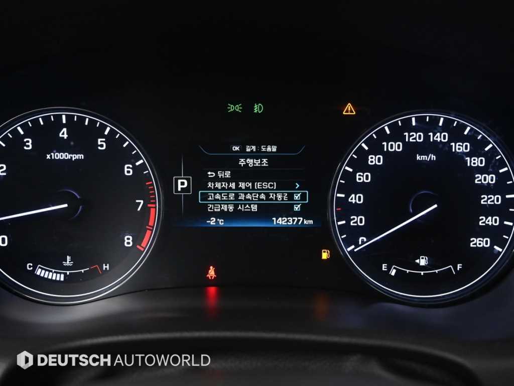 HYUNDAI Genesis - Vista 8