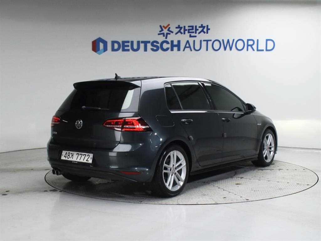 Volkswagen Golf - Vista 2