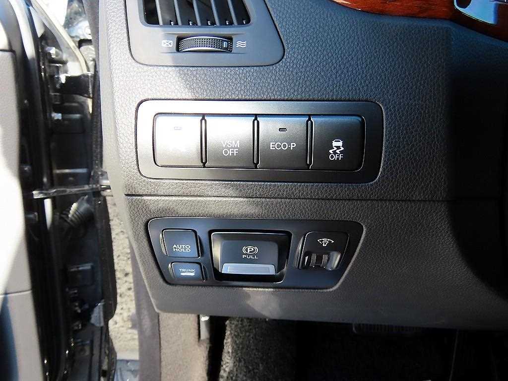 HYUNDAI Equus - Vista 11