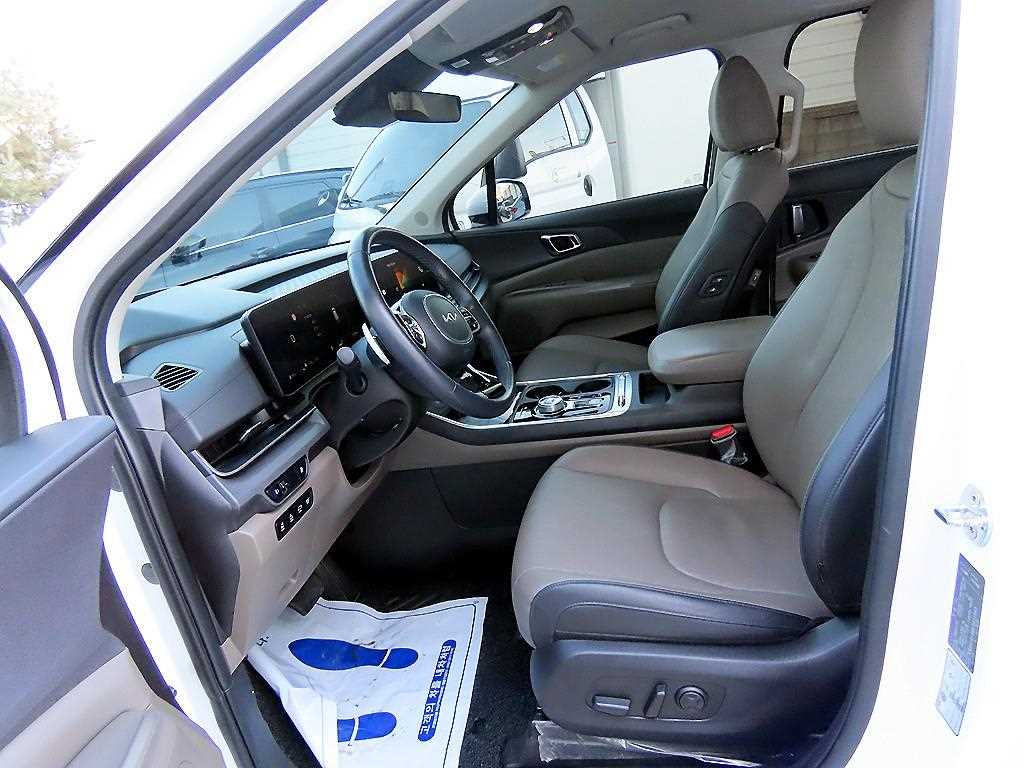 KIA Carnival - Vista 5