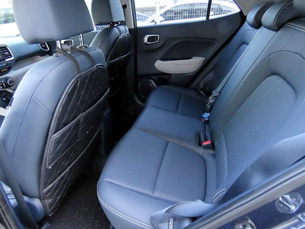 HYUNDAI Venue - Vista 6