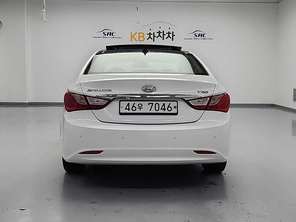 HYUNDAI Sonata - Vista 3