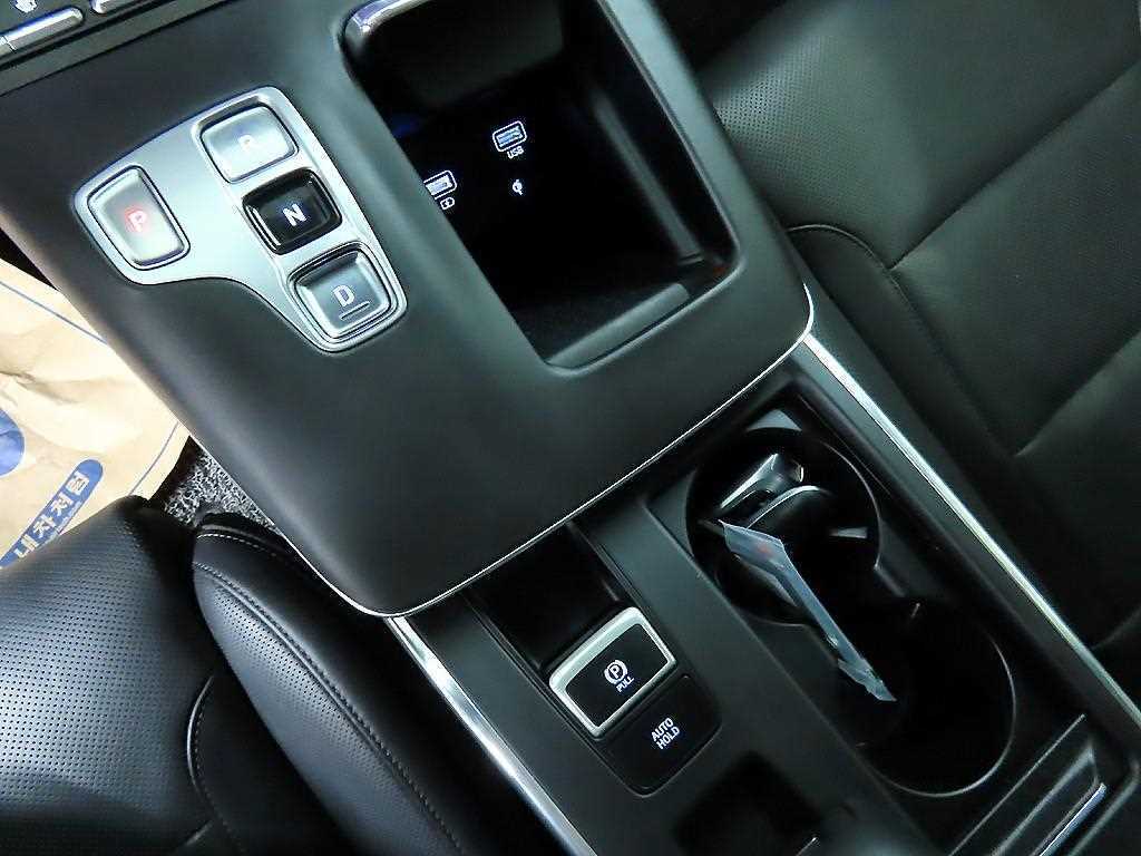 HYUNDAI Grandeur - Vista 10