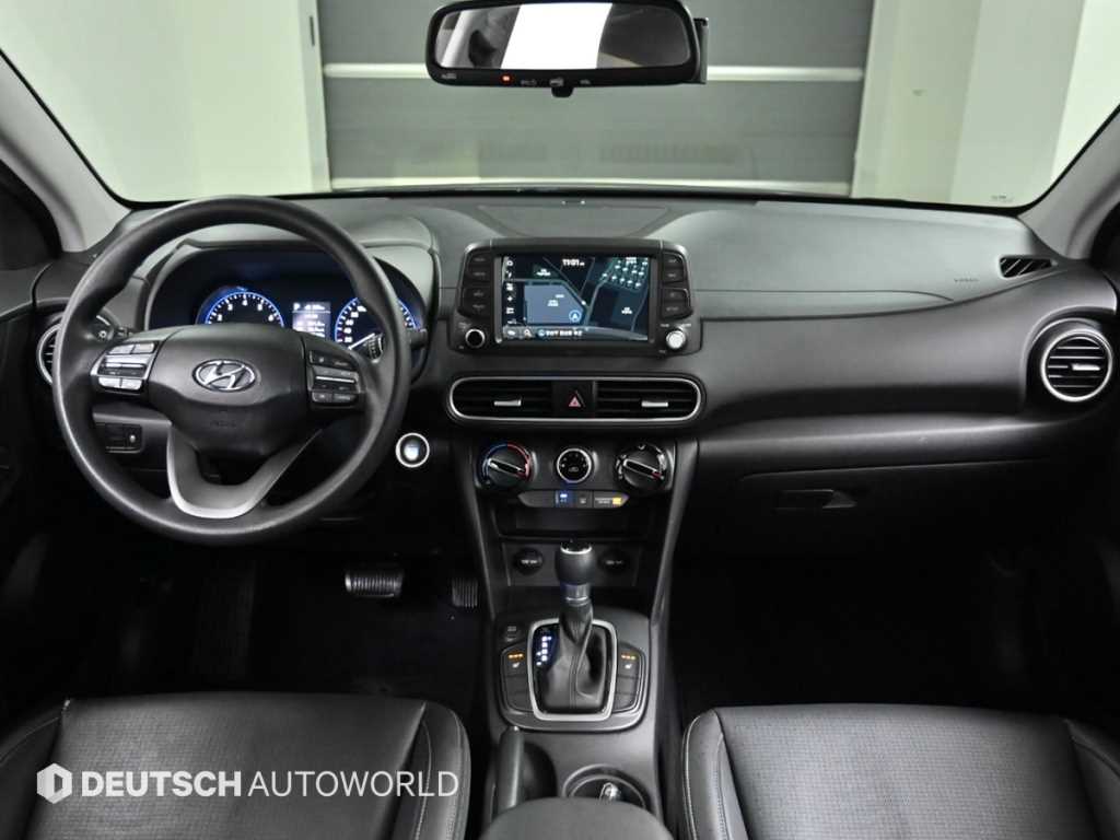 HYUNDAI Kona - Vista 7